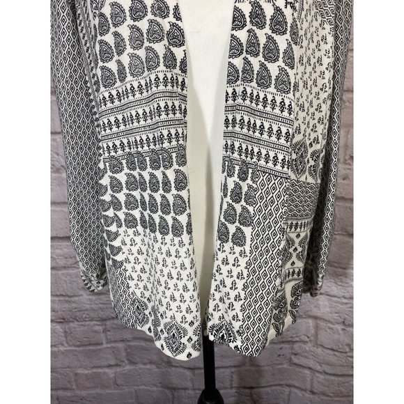 CHICOS Cardigan Sweater 3 XL Black White Handkerchief Print Ruched Sleeve 9424 - Picture 5 of 9